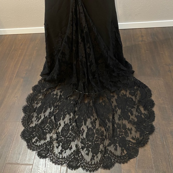 Backless Gown with Lace Train - Picture 7 of 8